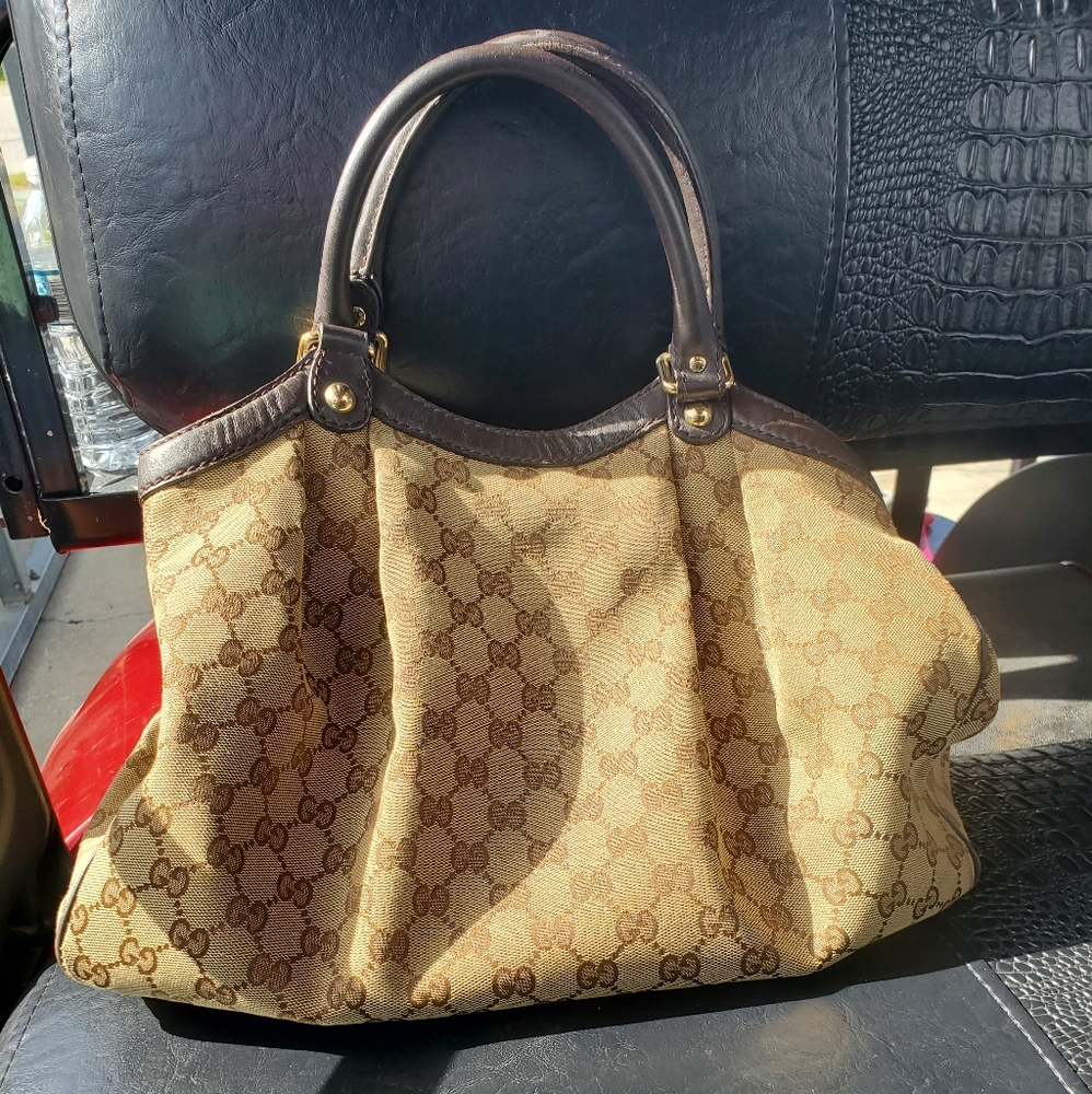 Authentic Gucci Sukey Hobo Bag - Picture 2 of 6